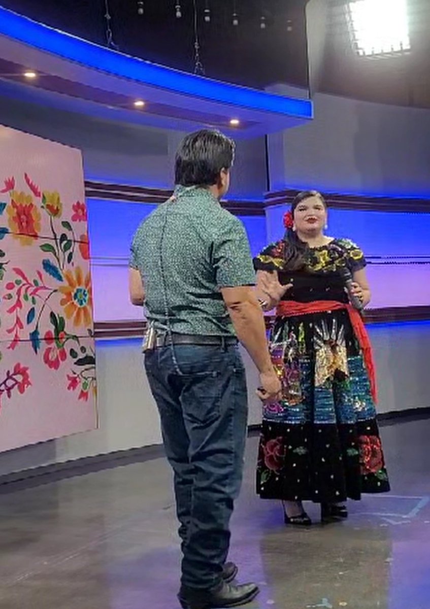 LobosMariachi's tweet photo. Merari had a remarkable interview today at KENS5 in San Antonio! She is a true professional. Thank you for always representing your school and district with such pride and honor! Merari is currently at the Mariachi Extravaganza Summer Camp. https://t.co/Wfg99iX9Ya