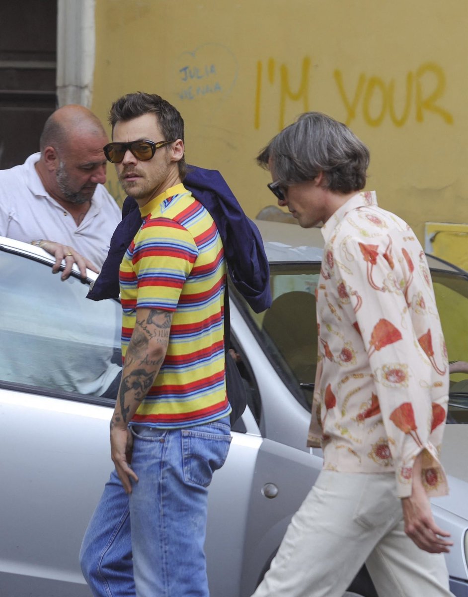 HSMEDIANEWS's tweet image. Harry with Kid Harpoon and Nikolai Haas out in Rome recently.