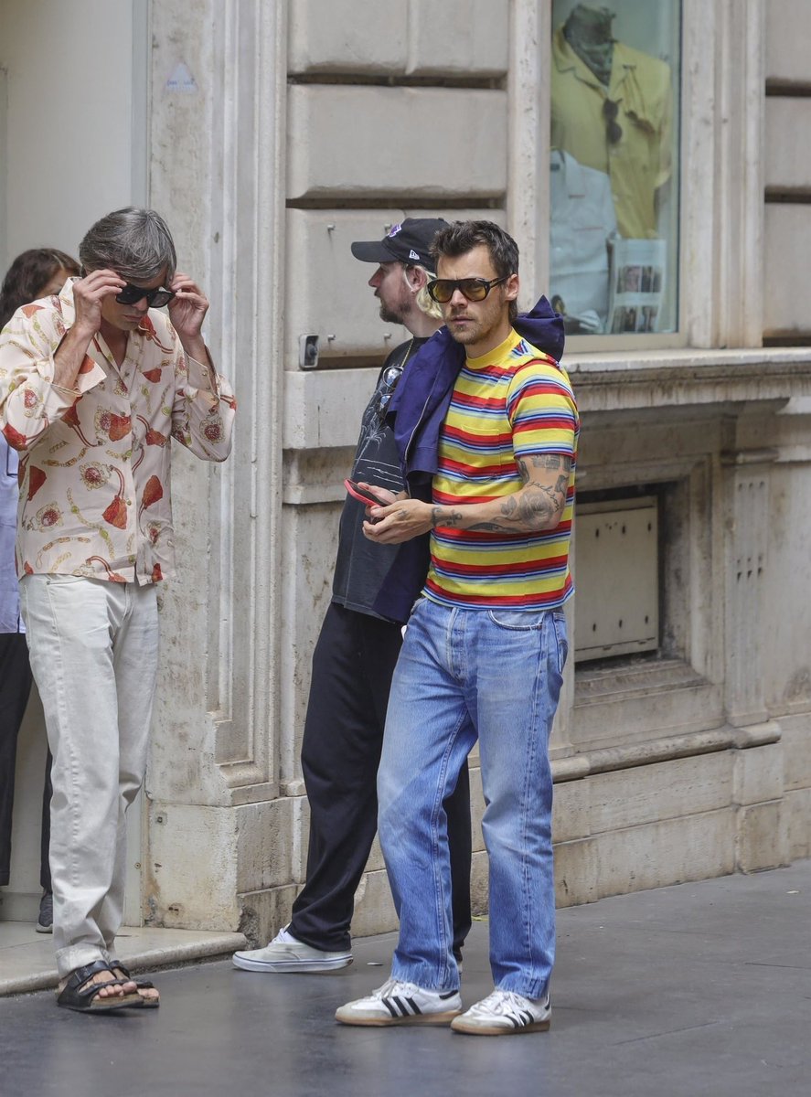 HSMEDIANEWS's tweet image. Harry with Kid Harpoon and Nikolai Haas out in Rome recently.