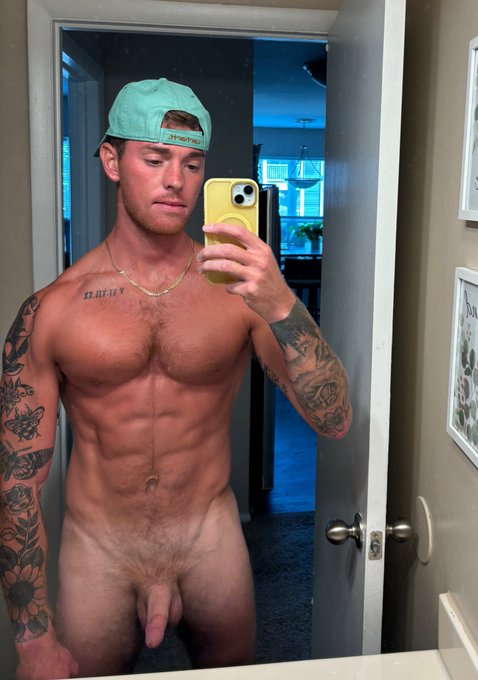 Wanna kiss it? https://t.co/V6Jm6du3gV