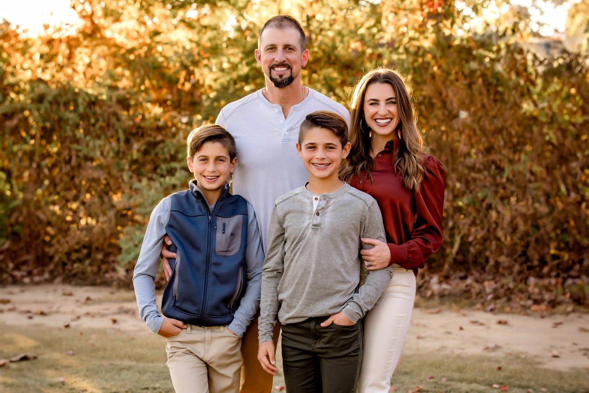 We’re excited to share that Brodie and Kelli Croyle will be joining us as guest speakers for the 2024 Evening Of Dreams. Brodie is a former University of Alabama and Kansas City Chiefs QB and serves as CEO of Big Oak Ranch.

Tickets: sozochildren.org/annual-dinner/…