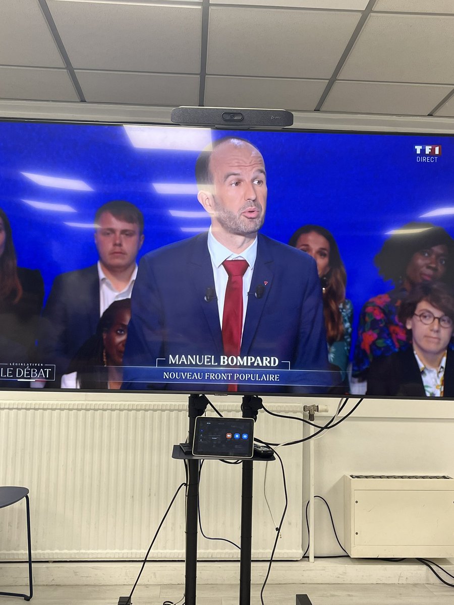 MAnthoParis's tweet image. #Bompard bloque ces opposants pour éviter de débattre ! Le #FrontPopulaire vise une pensée unique de la démocratie ! 

#ElectionsLégislatives2024 #legislatives2024 #LeDebat #Bardella