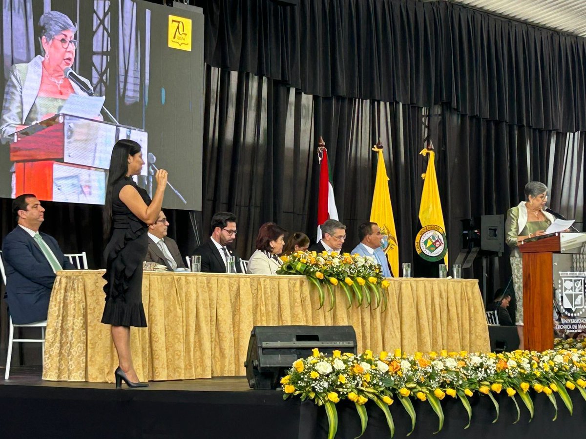 Leoorlandoa's tweet image. Felicitaciones a la emblemática Universidad Técnica de Manabí por cumplir 70 años de creación. Muchas gracias a su Rector, Santiago Quiroz; Vicerrectora, Mara Molina; docentes y estudiantes por la invitación a ser parte de tan sentida sesión solemne en homenaje a la trayectoria…
