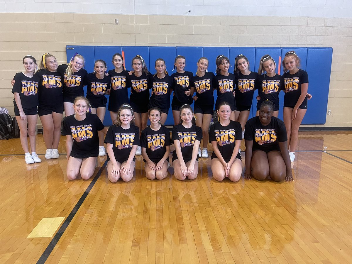 CheerleadingAms's tweet image. AMS rocked UCA camp!! So proud of them!!😘💛