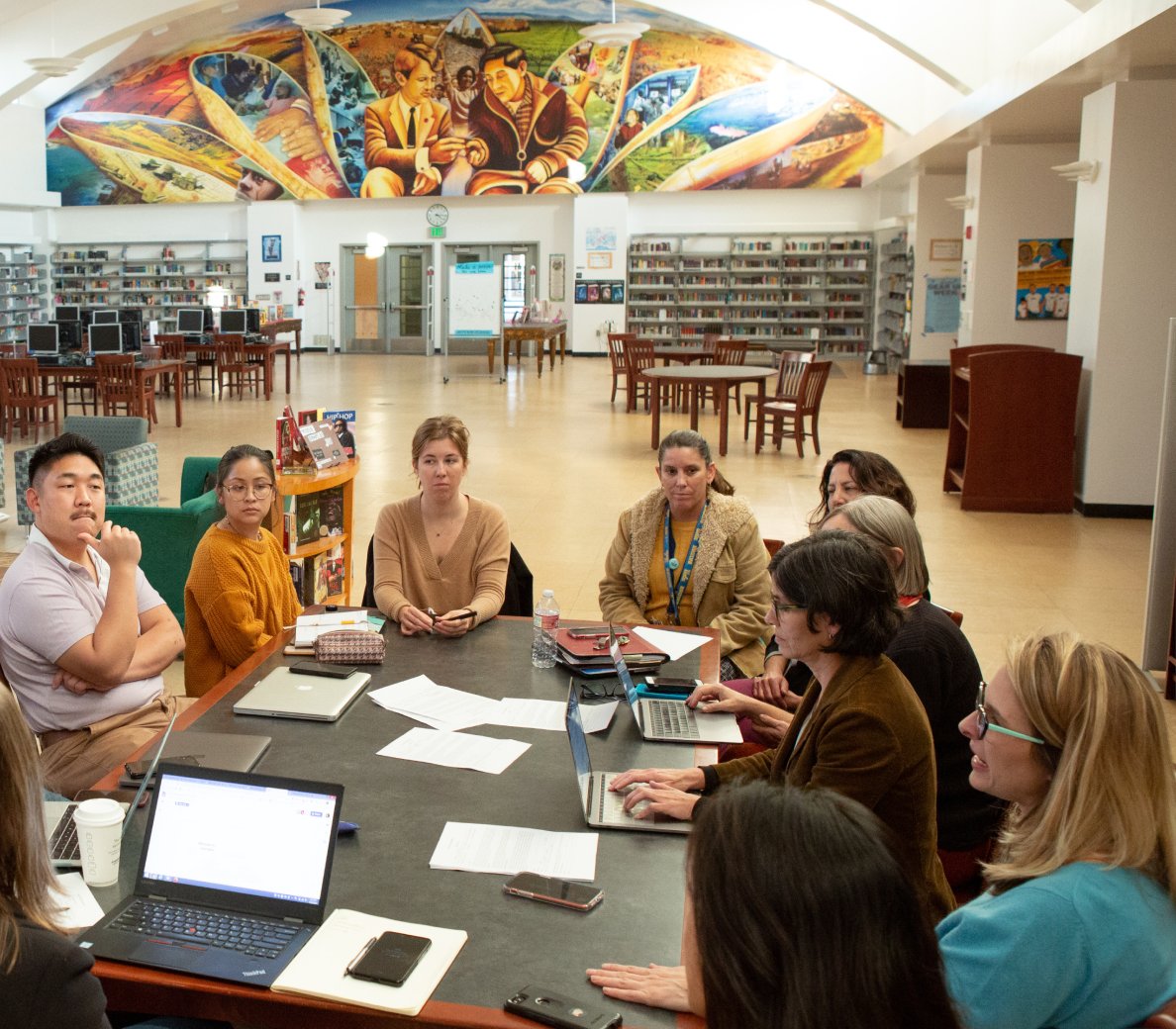 calcurriculum's tweet photo. CalCurriculum is a partnership between @EdReports and @UnboundEd / @COREInc. We help districts adopt and implement great instructional materials by providing independent reviews, content-specific resources, and adoption and implementation guidance. https://t.co/nlP9PNSQEN https://t.co/Nbc9zwCvXu