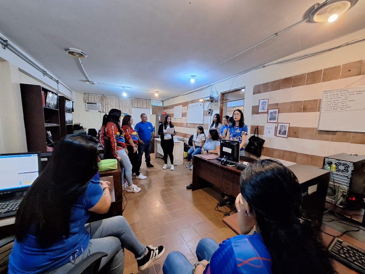 #Trujillo|| La Fuerza Trabajadora de <a href="/MercalOficial/">Mercal Oficial</a> se reunió para debatir el Programa N°51 del Presidente <a href="/NicolasMaduro/">Nicolás Maduro</a> "Con Maduro+", sobre los anuncios y líneas de trabajo presentadas.
#LoQueDigaNico