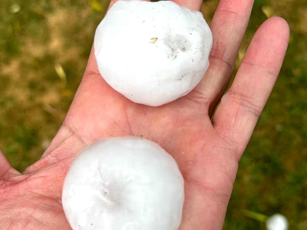 Amigos de Madrid, ya nos habéis contado lo de vuestra #tormenta, pero os voy a decir algo desde el #Bierzo ↘️