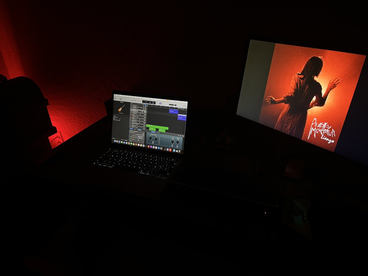 Nueva Canción #AuroraMomentum