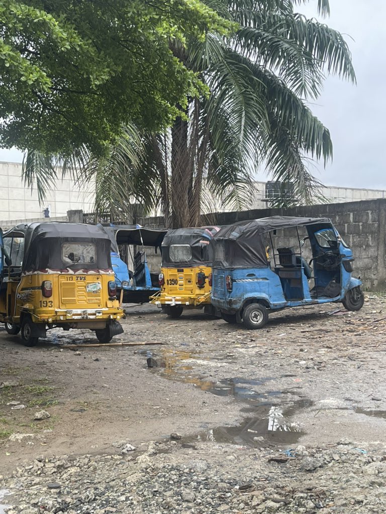 🇳🇬 
Thrilled to be in the Niger Delta in Nigeria learning so much about oil spills, oil politics, livelihoods and the environment. And also enjoying Nigerian spicy cuisines!