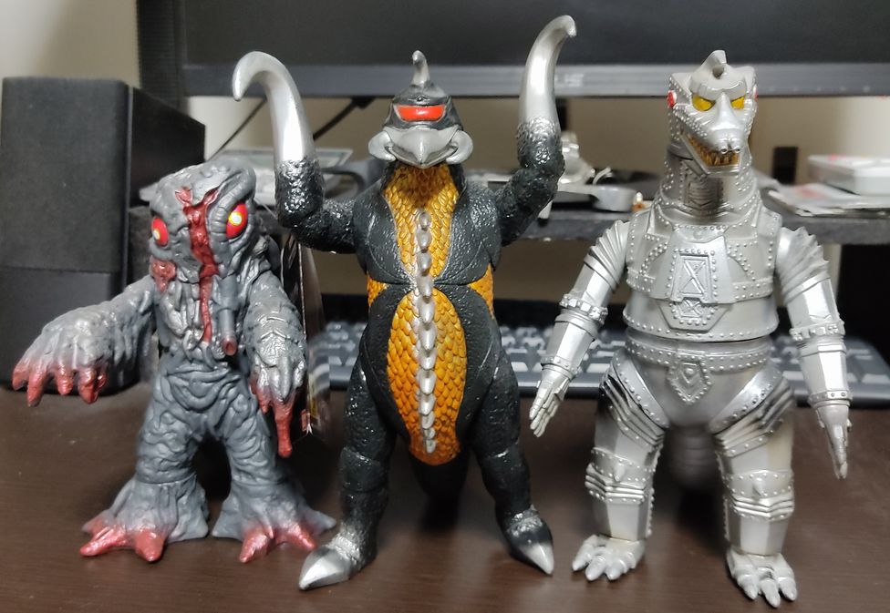 ファイナルウォーズ版余りに安いんで買ってしまいました。+90年代の硬質ソフビ2体