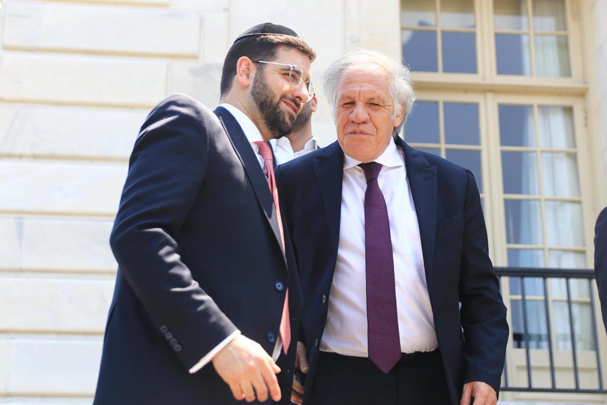 Un honor haber compartido con él  Director General de la <a href="/OEA_oficial/">OEA</a> el Sr Luis Almagro <a href="/Almagro_OEA2015/">Luis Almagro</a> el comienzo de la escritura de la Tora de toda América. 
Un placer haberte conocido, sos una gran persona.