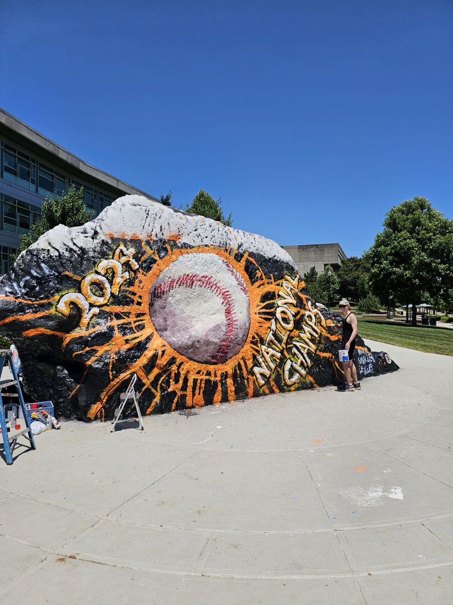 bgclaxton's tweet image. The Rock hasn’t look that good in a long time