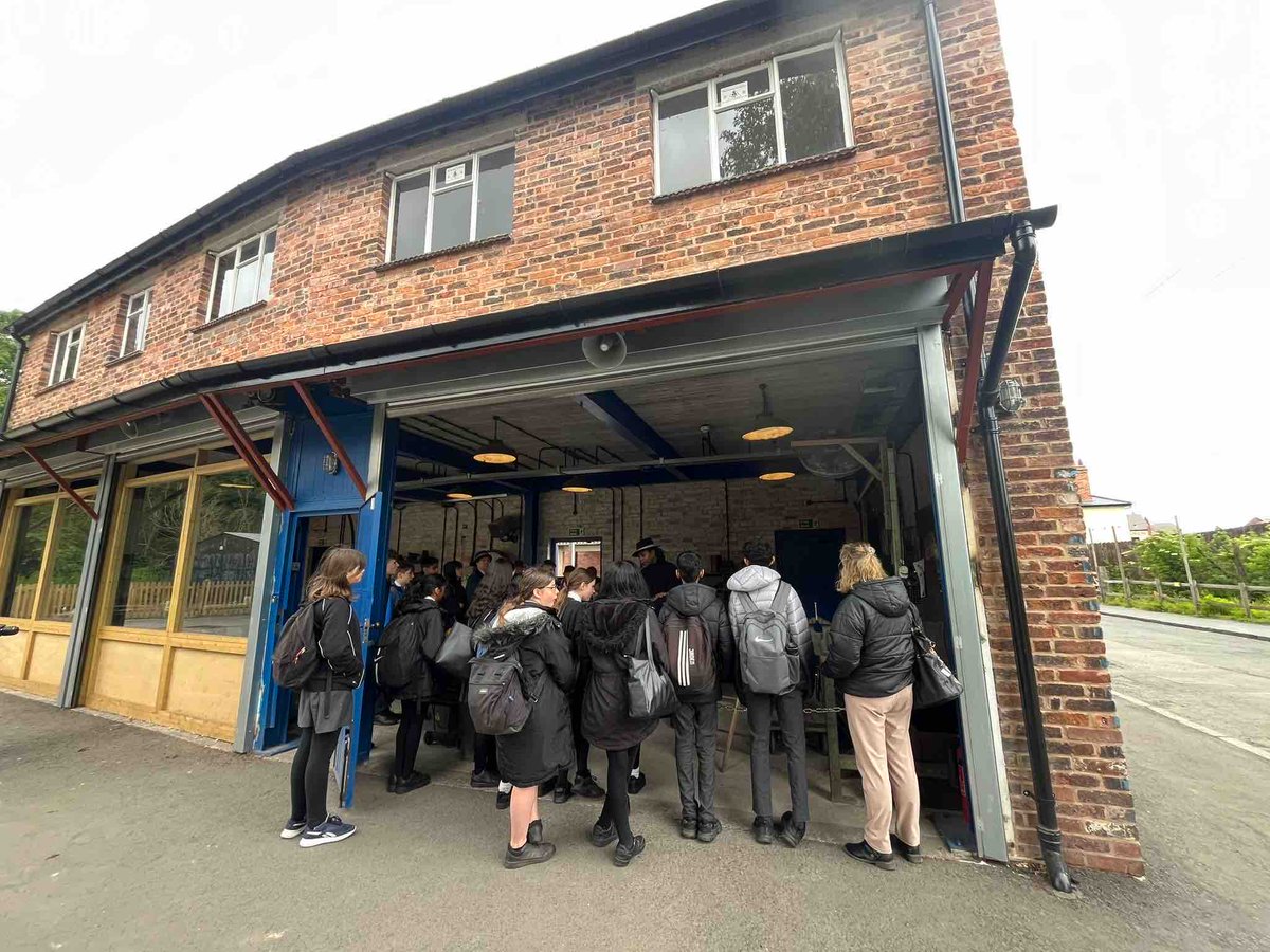 TheRoundhillAc's tweet photo. Last week Year 8 students enjoyed a day living in the past at the Black Country Living Museum. Students experienced sights, sounds and smells as they explored one of the very first industrialised landscapes in Britain! https://t.co/jhO10DImlw