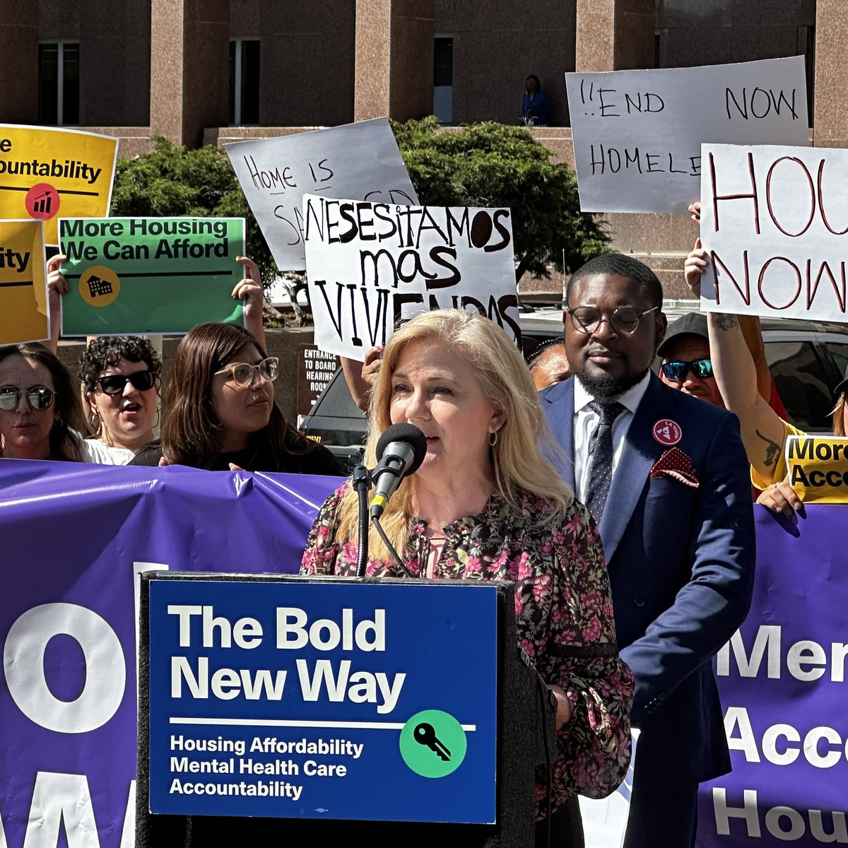 EveryoneIn_LA's tweet photo. Community leaders and experts wrote the measure, collected the signatures, and now it's time to get passed so that we can make housing more affordable and address the root causes of homelessness across L.A. County. 

#EndHomelessness #HousingNow #EveryoneIn https://t.co/TucWCtCJX0