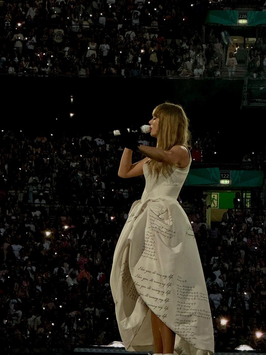 Steph (Taylor’s Version) tweet media