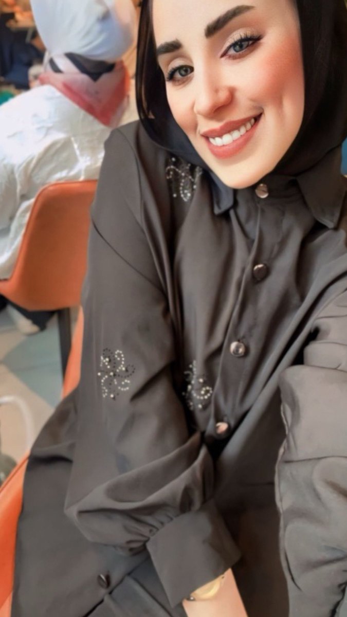 من وجهة نظري ان.. الاخلاص فعل خفي ، لا رقيب له إلا الضمير……