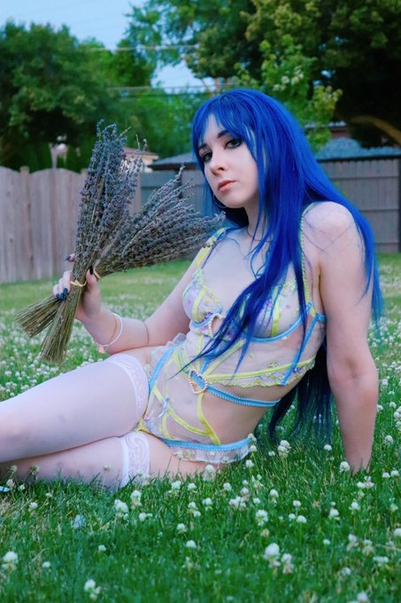 Touching grass🌱 https://t.co/eE7pYNPqKg