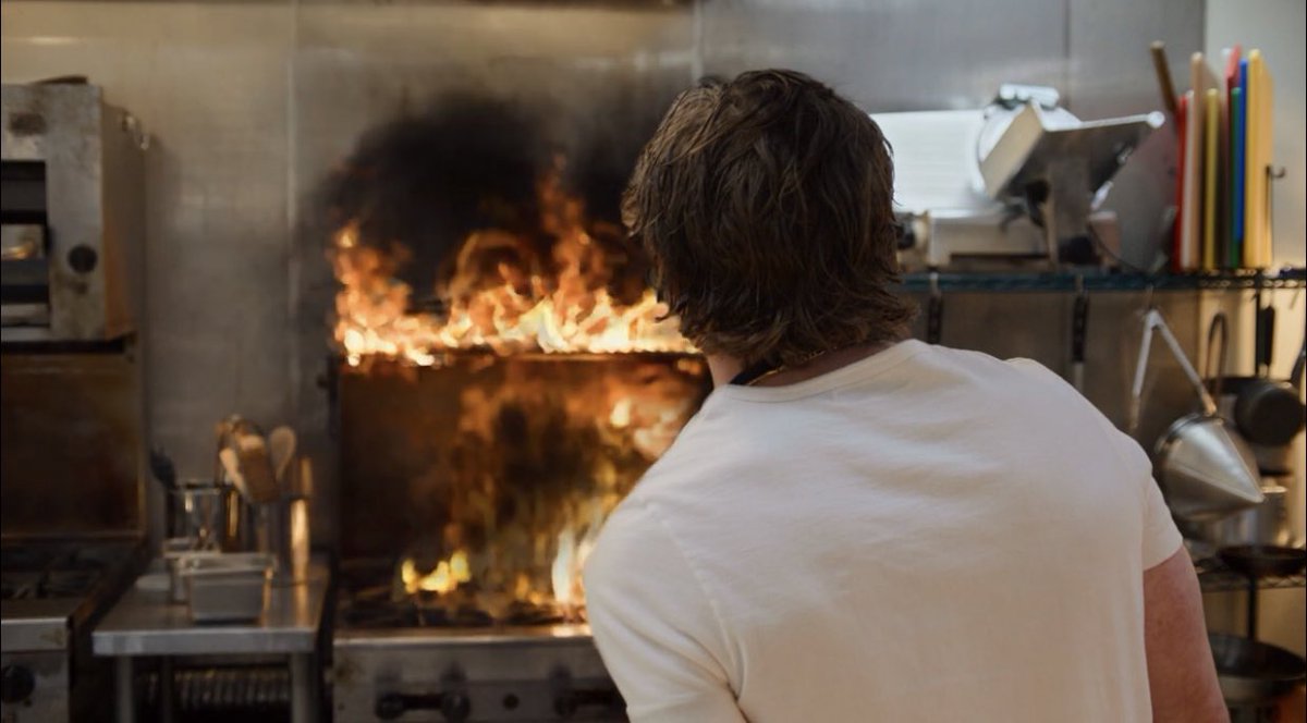 iMargo_CEO's tweet image. The bear season 3 I just 😭🔥 #Sydcarmy