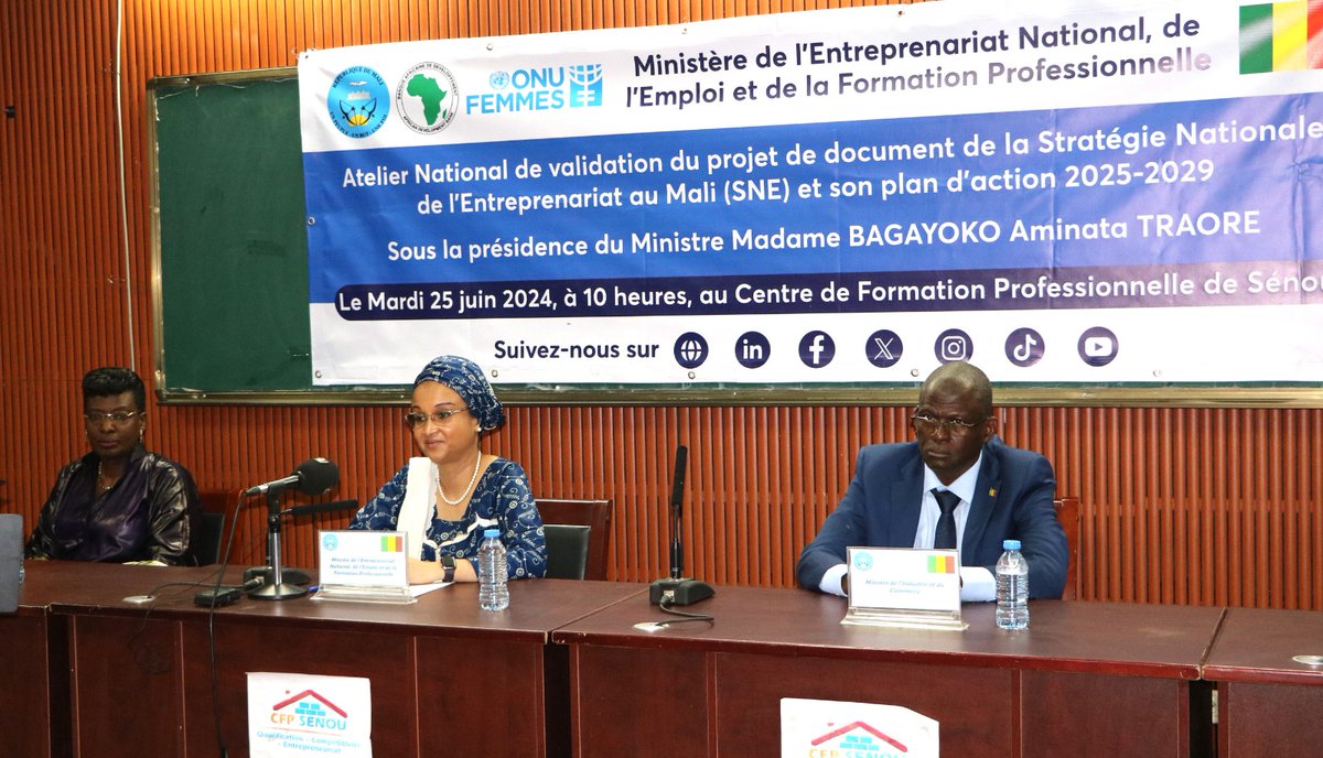 Avec Mme le Ministre de l' Entreprenariat et le Ministre de l' Industrie et du Commerce, j' ai participé á l ' ouverture de l ' atelier de validation de la Stratégie de l' Entreprenariat au Mali élaborée avec l ' appui financier de onufemmes.