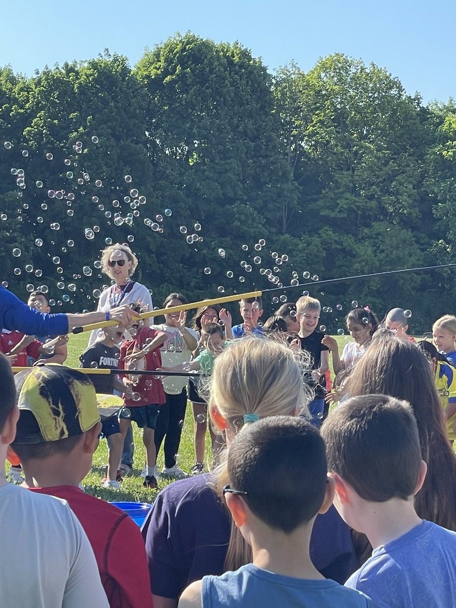 Maureen Tighe tweet media