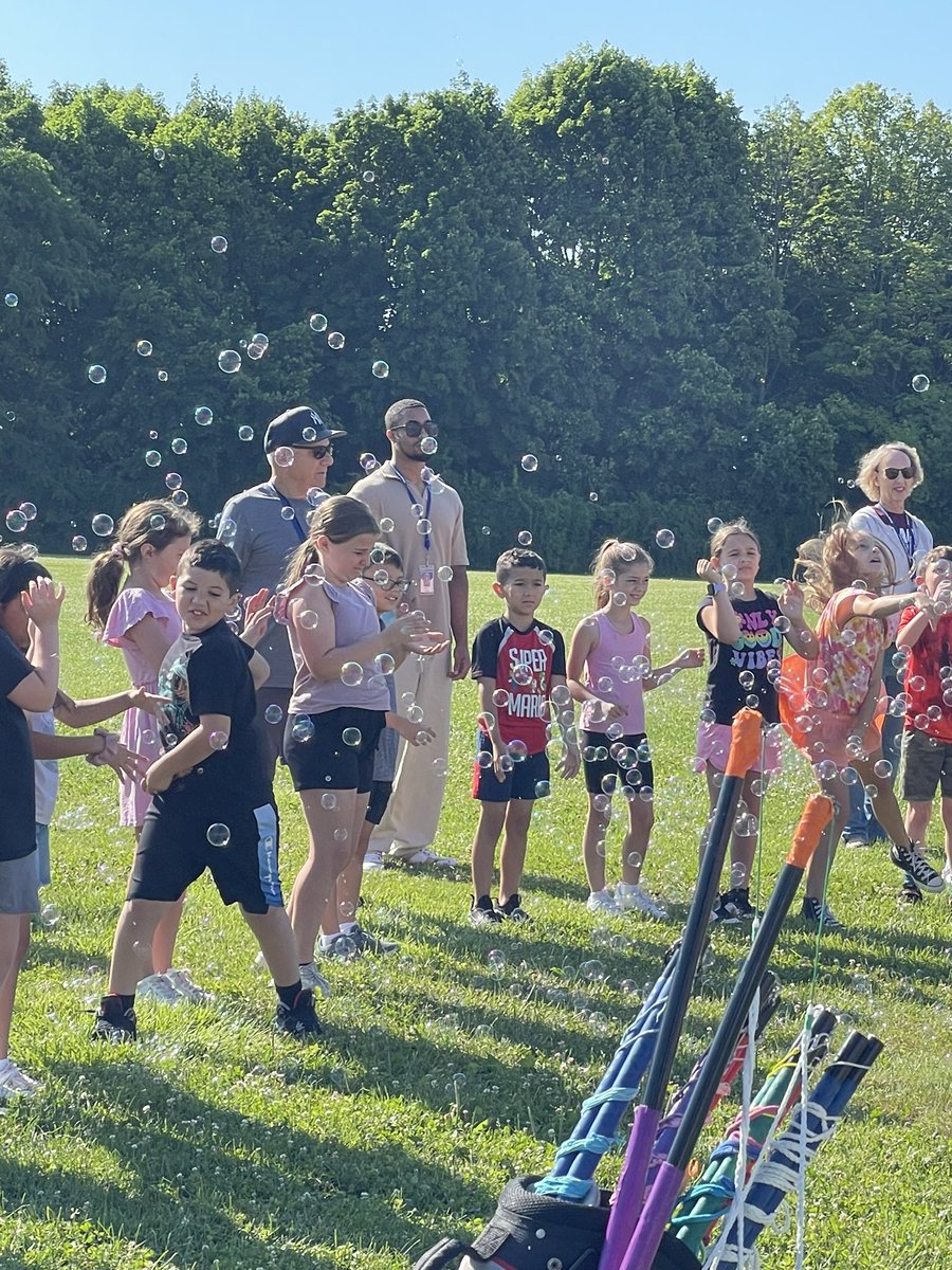 Maureen Tighe tweet media