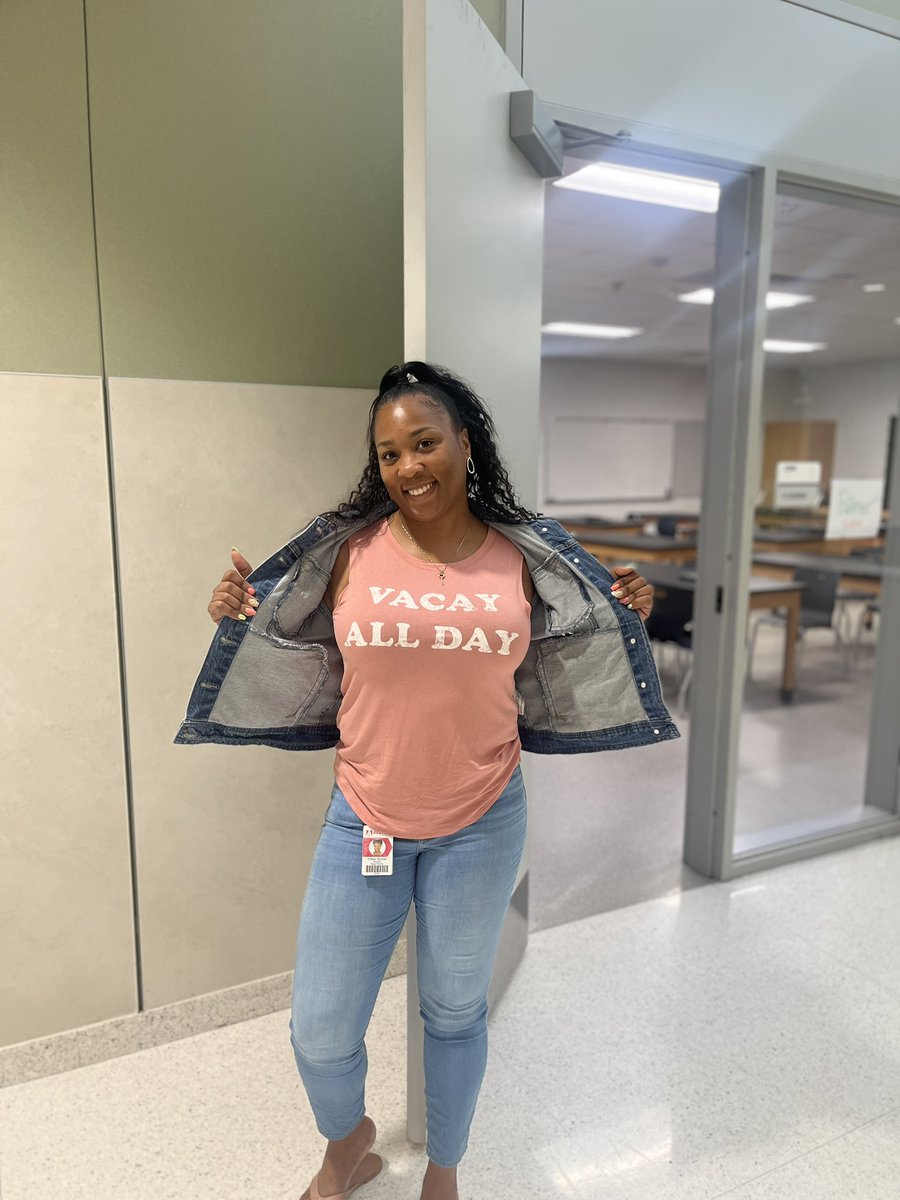 TerriBridges18's tweet photo. Theme- wear your Summer vacation gear. Thank you @BC_Cultivator and Mr. Lara for our Teacher's Appreciation Lunch.#weappreciateoursummerschoolstaff https://t.co/Nr0EGJZ4Mz