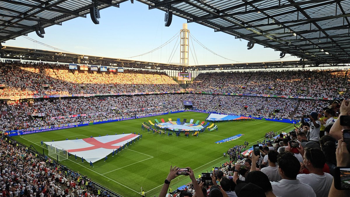 sua62's tweet photo. #threelions #EURo2024 Mal sehen ob was fürs Achtelfinale dabei ist.... https://t.co/CDZQ5EONM0