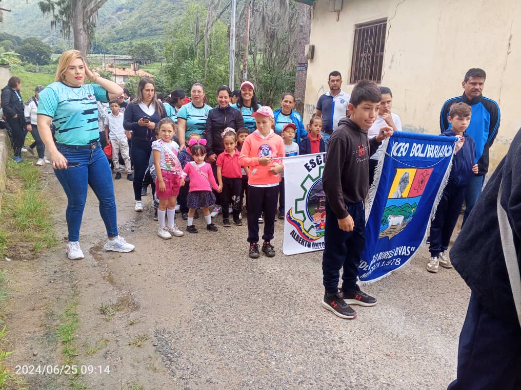 Acompañamiento por parte del C.D.C.E. parroquia  Mendoza  al Aniversario de la U.E.Alberto Antonio Clausin