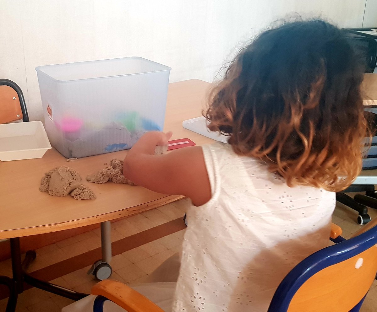 GuillouRachel's tweet photo. Photo de classe du bilan informel #ueea #Courrieres 
🎯Se projeter dans la durée 
💼Partager avec La vie Active 
🚸De l'adaptation à l'accessibilité 
🤝Directrice mobilisée
#pdei62 c'est aussi accompagner et soutenir sur le terrain dispositifs #tsa #ien #ienash 
#ecolepourtous https://t.co/PinpGQYCP6