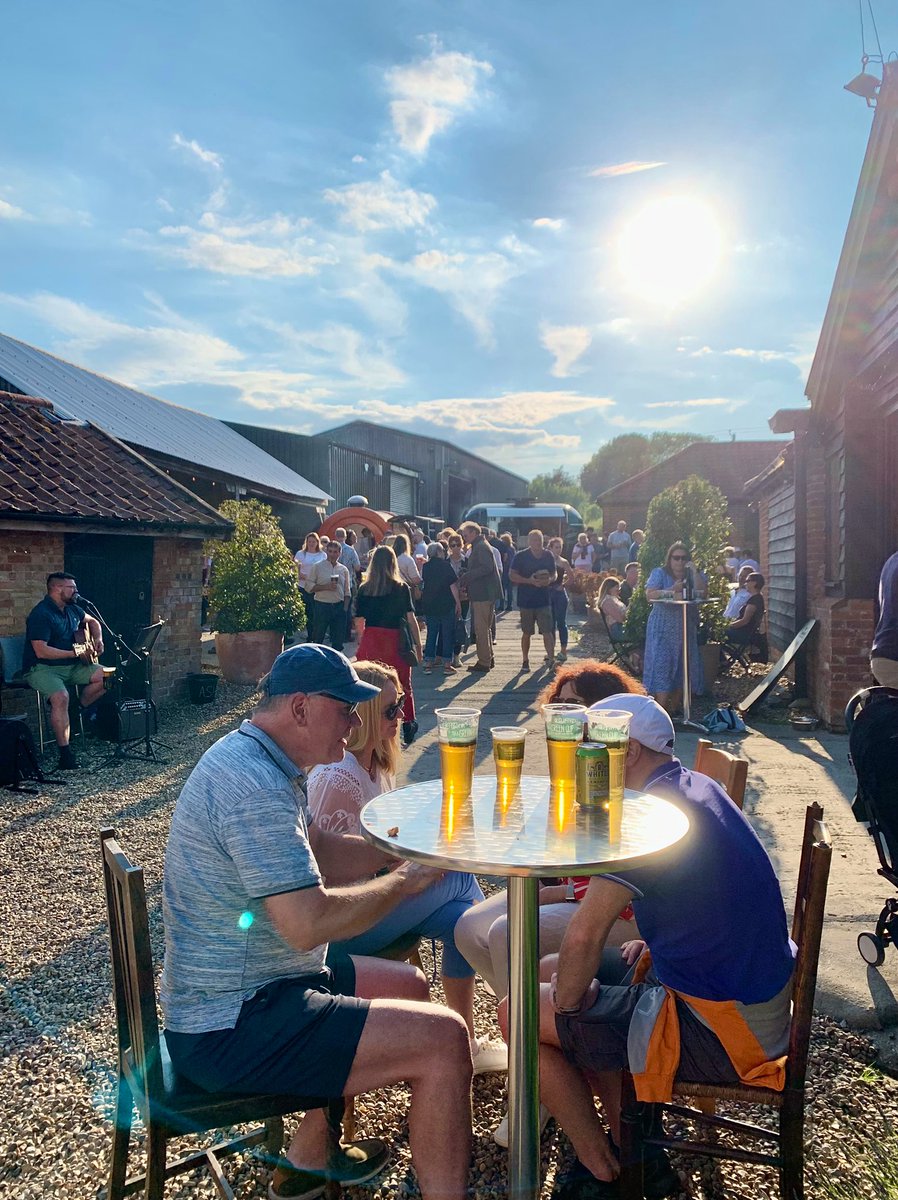 CraftBeerHour's tweet photo. Definitely more interesting than watching the football on my phone is looking back at a lovely visit to @FlintVineyard on Saturday—also the birthplace of the brilliant @AmpersandBrewCo. Let me know if you want to come with us next time!

https://t.co/GhbPBzI21I

#CraftBeerHour https://t.co/D8ADLy3B5S