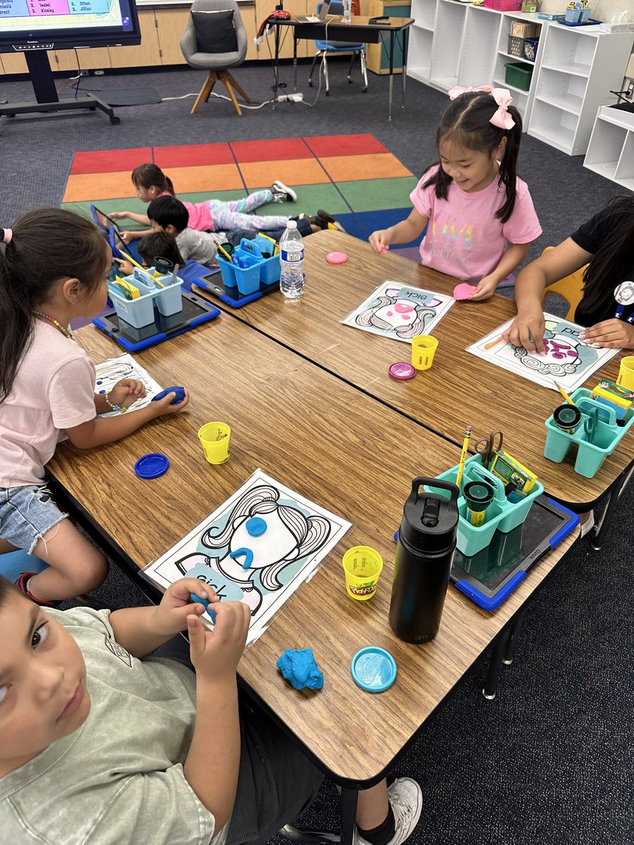 Miss Latschar tweet media