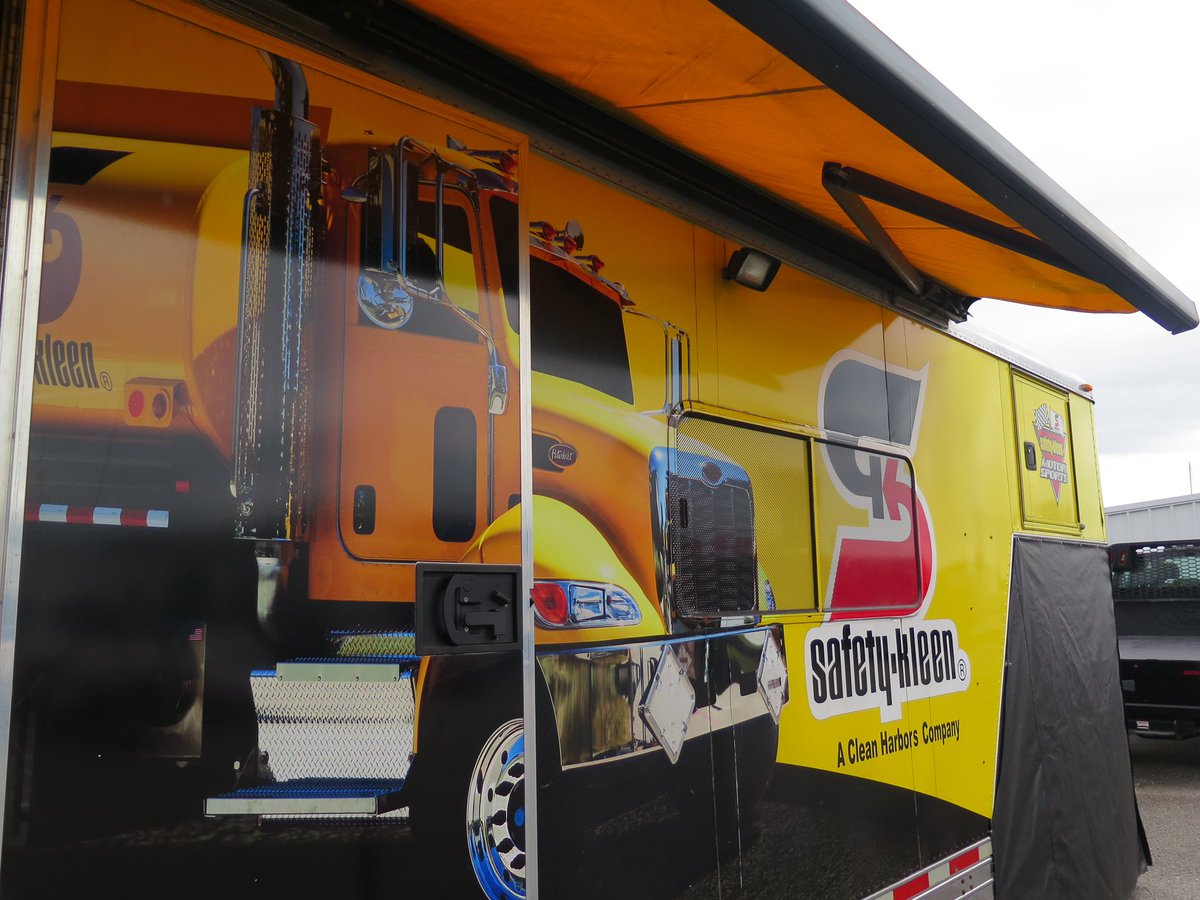 SafetyKleen's tweet photo. Ever wonder what Safety-Kleen does behind the scenes at NASCAR? Well, lights, camera, action…we present to you Program Manager Drew Patey.
 
He gives a look at Safety-Kleen operations- oil collection, parts washer services, and absorbent material and oil filter collection. https://t.co/pcmevl5kFM