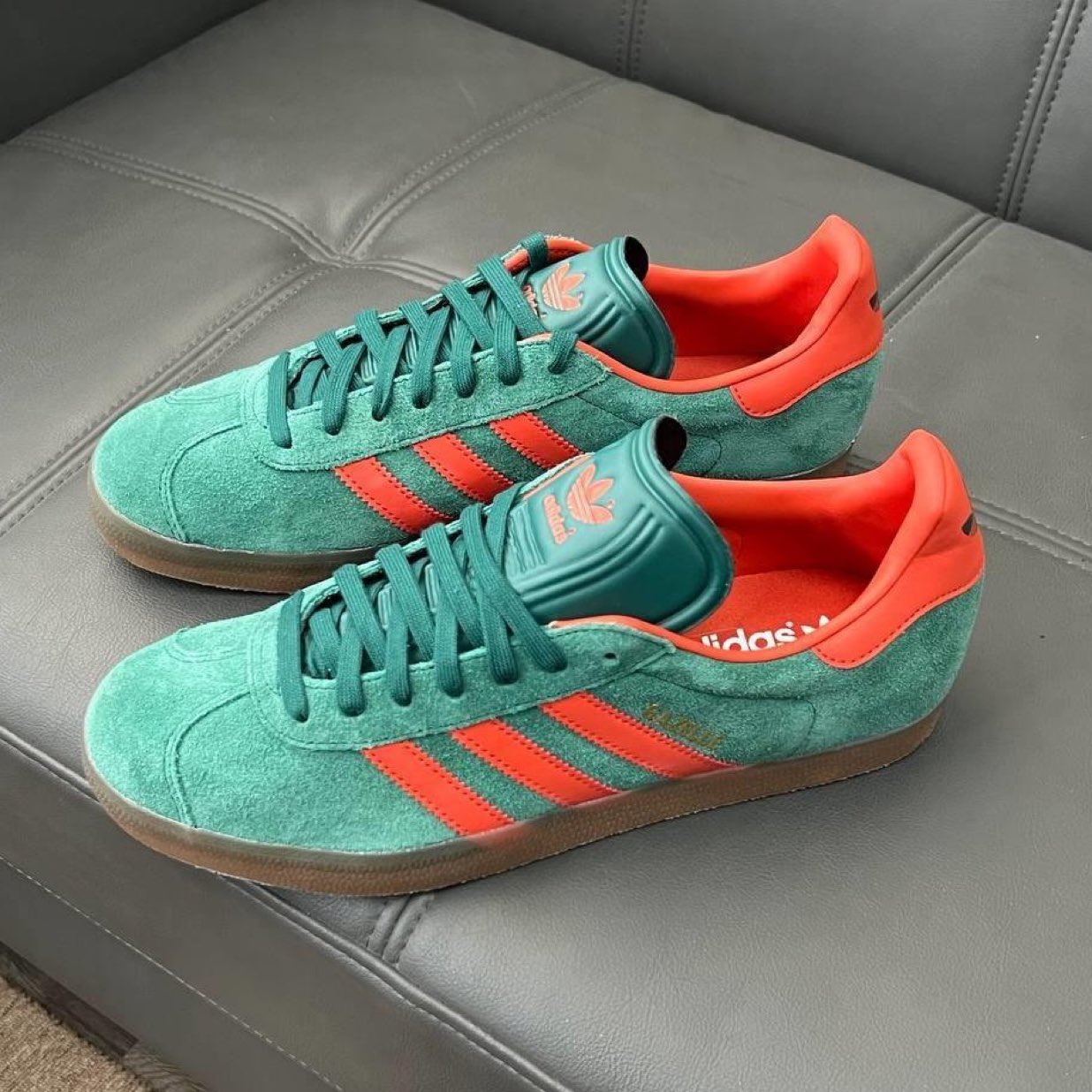 adidas gazelle silver green womens adidas Men's Gazelle MLS La Galaxy, 9