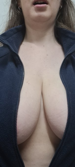 Mdr j'ai trouv&eacute; &ccedil;a dans mon t&eacute;l&eacute;phone, je me devais de vous la partager 😘😘 https://t.co/GN5ArhLS9U<a href="/tag/asswednesday"class="tags"><span>#asswednesday</span></a><a href="/tag/ngot"class="tags"><span>#ngot</span></a><a href="/tag/mercredifesses"class="tags"><span>#mercredifesses</span></a><a href="/tag/kmillex"class="tags"><span>#kmillex</span></a>