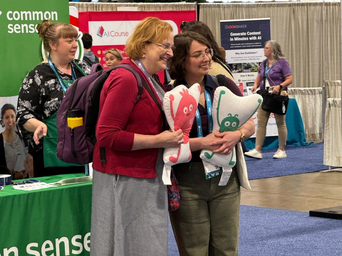 CommonSenseEd's tweet photo. Educators across the United States and beyond love Common Sense Education. Find out why today! Stop by Booth 343 at #ISTELive to learn more about our FREE K-12 #digcit curriculum. We are the trusted source for all things digital literacy and more. #edtech #CommonSenseEdu https://t.co/19Nr8eEnvo