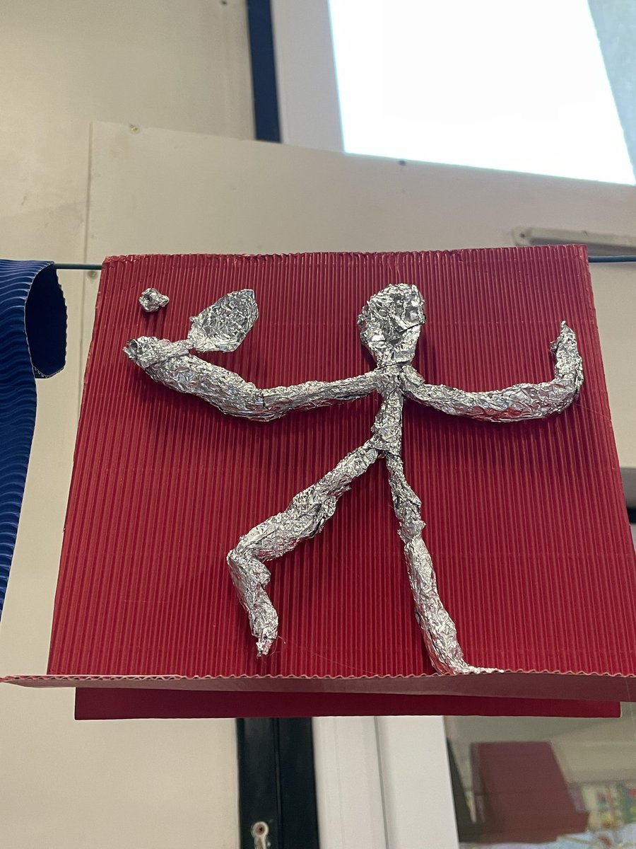 EPS et Art en GS. Vous remarquerez le bonnet de natation !