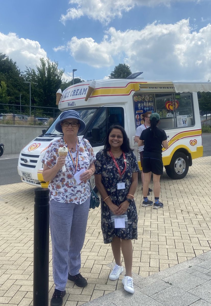 ICR_SOA's tweet photo. It was wonderful to see so many SOs, Postdocs and PhD Students from the ⁦@ICR_London having lunch together in our joint social picnic! A certain lightness and happiness was lingering in the air while we had our ice creams! ⁦@Postdocs_ICR⁩ #Happiness https://t.co/pqk2ehrp53