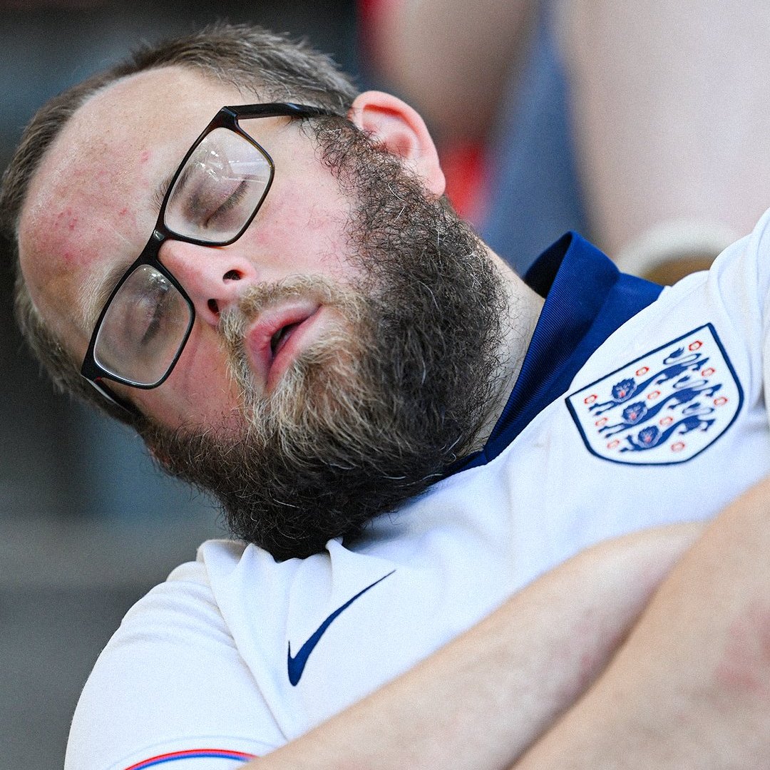 MenInBlazers's tweet photo. Every E̶n̶g̶l̶a̶n̶d̶ Football Fan Right Now. 🏴󠁧󠁢󠁥󠁮󠁧󠁿 https://t.co/f5m8ipvORS