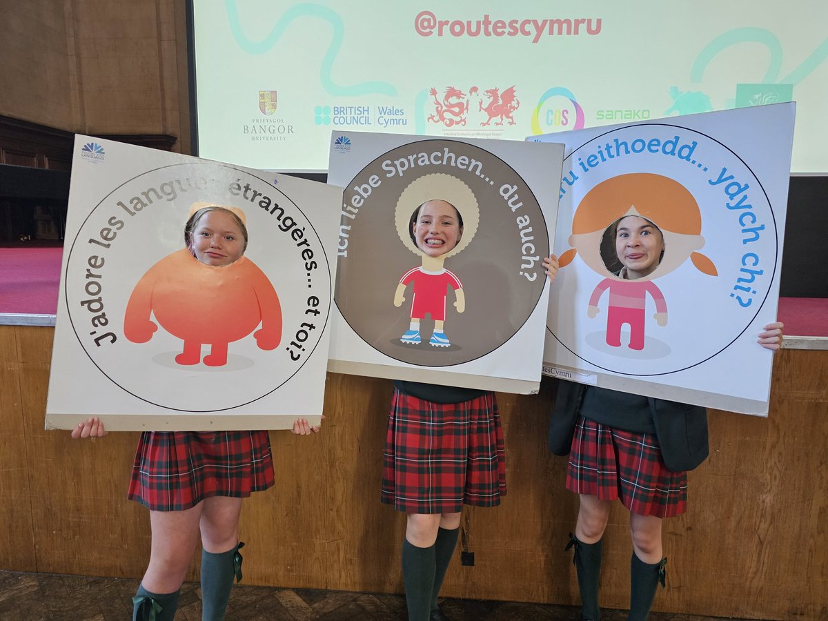 We love langauges! <a href="/StBrigidsSch/">St. Brigid's School, Denbigh</a> <a href="/BangorUni/">Bangor University</a> <a href="/r_chapela/">Rubén Chapela</a> <a href="/RoutesCymru/">Routes Cymru</a>