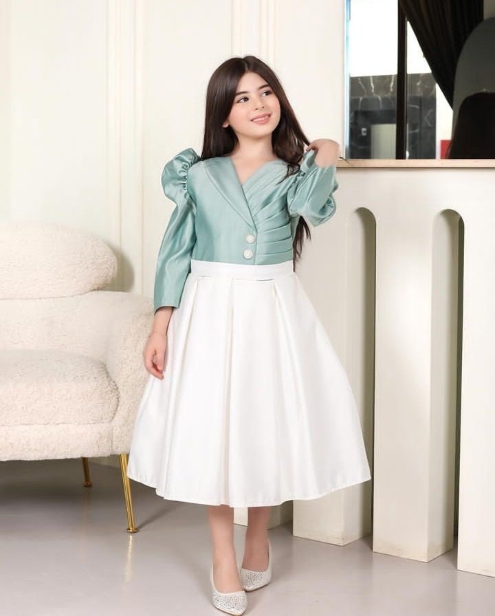 .

مُختلفة كقِطعة أثرية نادِرة ♥️..🙃

#مسگك_الجنــــوب𓃴𝓗🌸