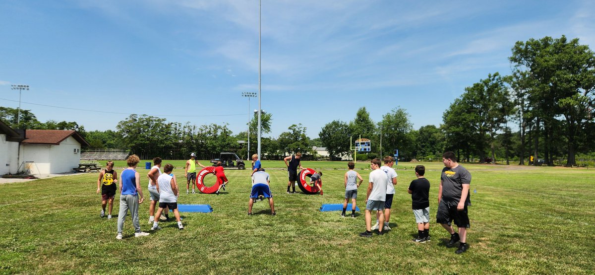 Spillan_66's tweet image. Day 2 of @CZR_Football Camp!!! It was D Day, baby! DL, LB, and DB All Day!!!! Players pumped up to tackle! Head Up and Drive For Five! It was awesome!!!!!! #TogetherWeWill #BBS24