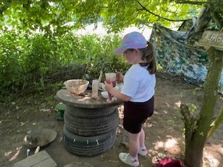 NectonFS's tweet image. And finally our after school Forest Club  enjoyed some water play, role playing with base camps and climbing.
It's great to see the children of different ages coming together to play in the space we have.