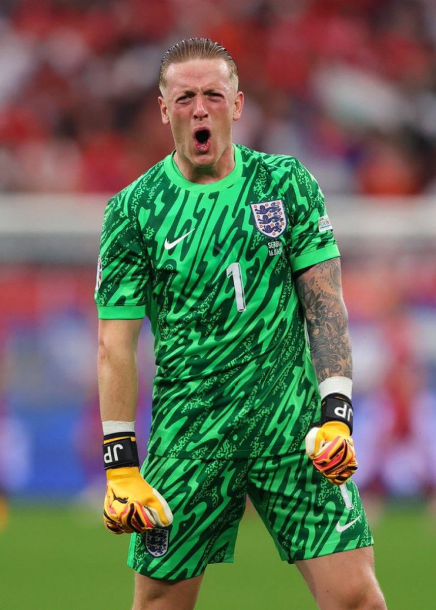 EFCdaily_'s tweet photo. Officially the best England goalkeeper of all time. 🏴󠁧󠁢󠁥󠁮󠁧󠁿 https://t.co/ubAsSwv2SA