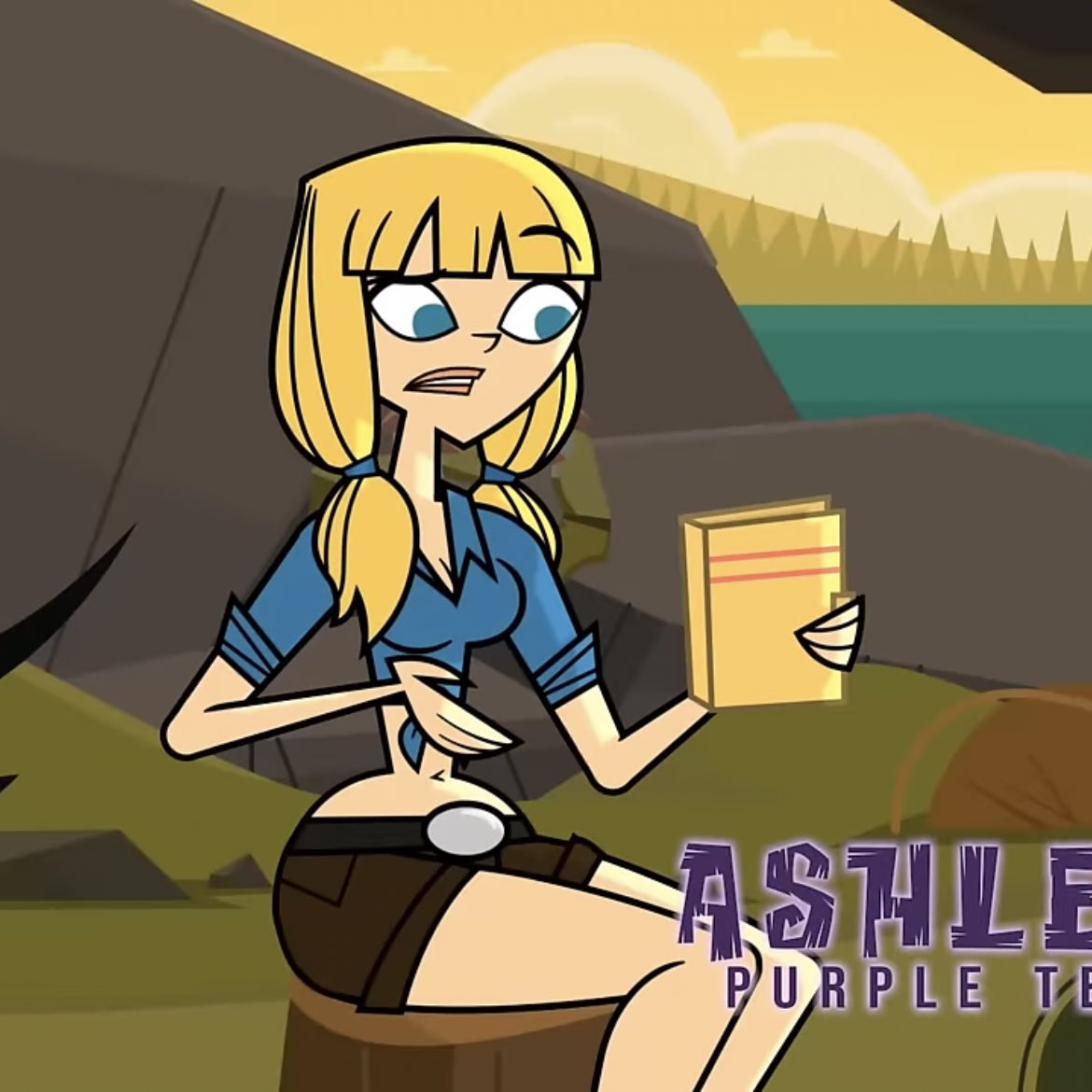 DailyAshleyDC's tweet photo. day 16: hatless ashley! #disventurecamp https://t.co/b9mpgW8WNP