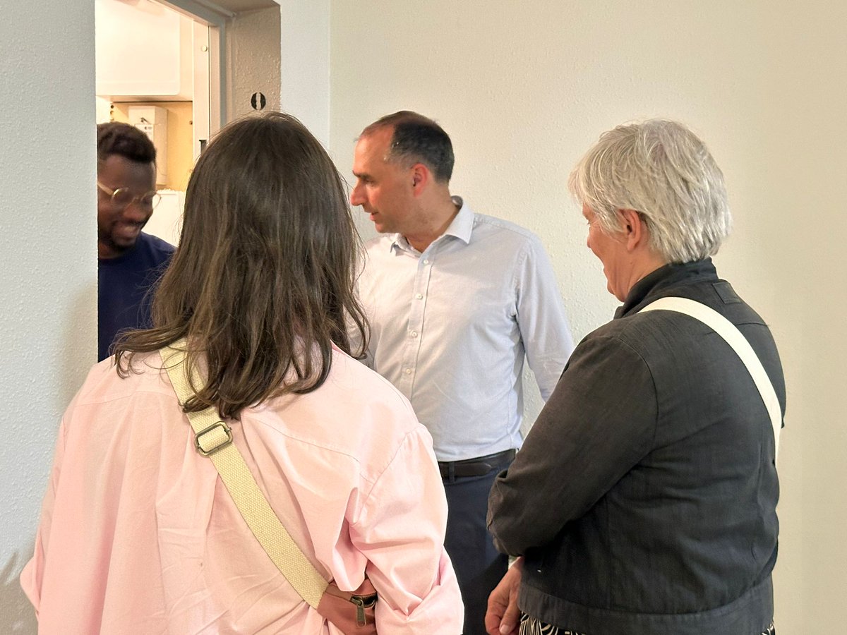 A la rencontre des habitants de Nantes Nord, avec <a href="/jeanmarcayrault/">Jean-Marc Ayrault</a>. Nous y avons parlé de pouvoir d'achat, de logement et de sécurité.
Merci Jean-Marc pour ta présence et ton soutien.

#circo4401
#NouveauFrontPopulaire