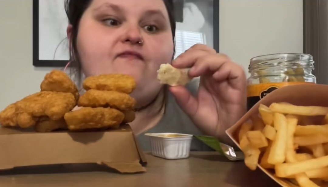 I just learned how Amberlynn Reid eats chicken nuggets and I wish I could go back in time and unlearn it