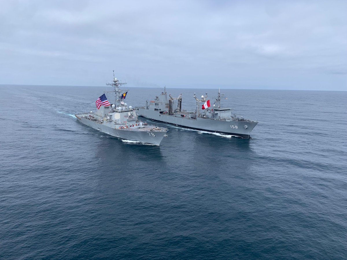 naval_peru's tweet photo. #MGPNoticias La Fuerza de Tarea 80 de la Marina de Guerra del Perú, integrada por el #BAPTACNA, #BAPBolognesi y #BAPGuise, conjuntamente con el destructor de la Marina de EE. UU. USS “Porter", realizaron maniobras de reabastecimiento en la mar,
#SouthernSeas2024 https://t.co/mykiOuHXIv