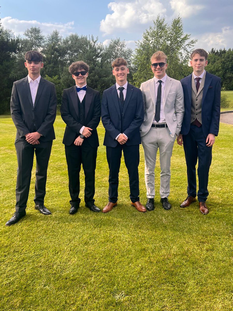 So he has finished his GCSE’s… Nice one Jimmy O 👏🏻👏🏻 Enjoy your prom night my son 🍾👊❤️ #sixteenandsharp