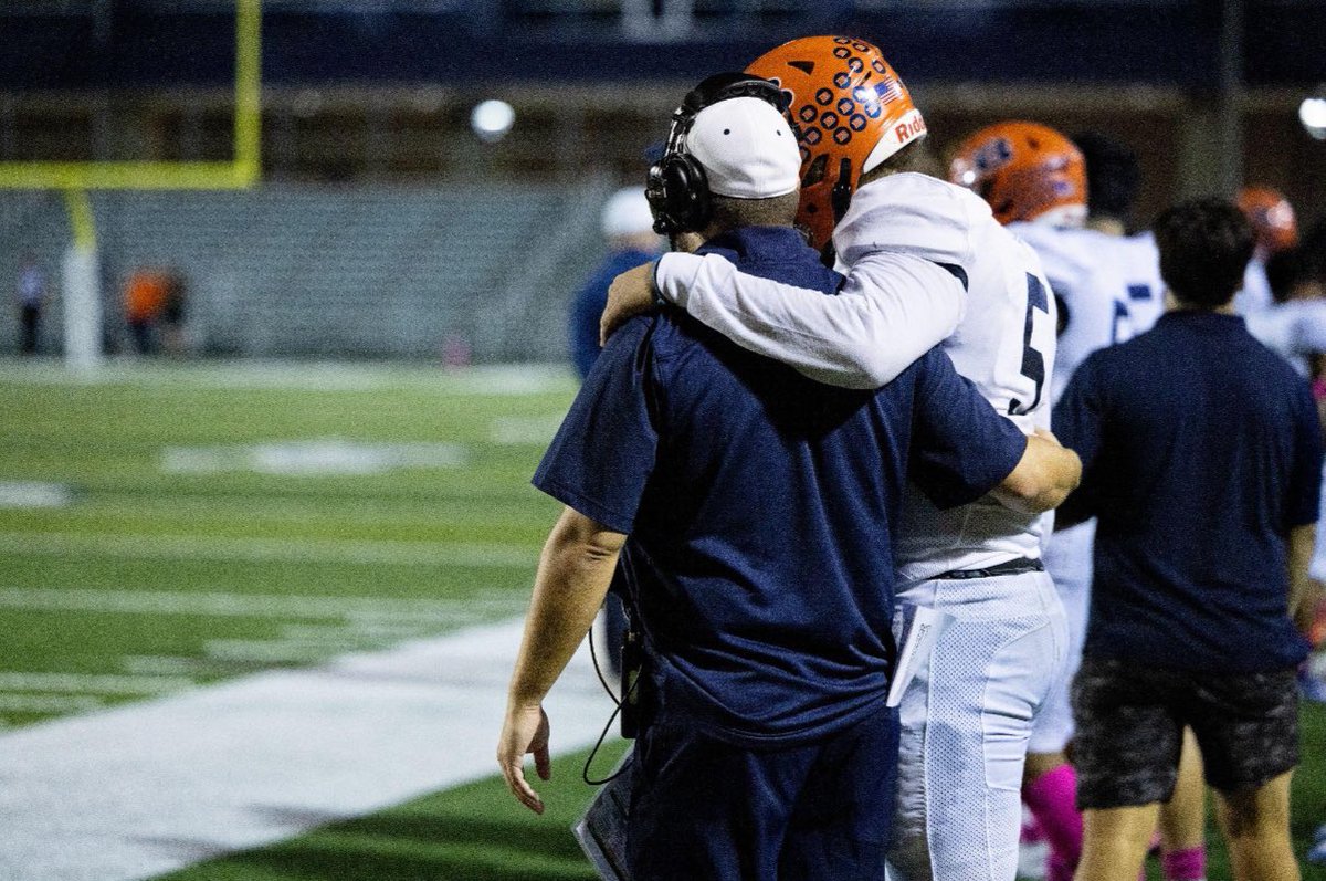 CoachThompsonFB's tweet image. Thank you Brandeis. I was my pleasure to be able to coach and serve the Bronco Community. A special thanks to @CBruce_Sr for trusting me to help guide and lead then men and women in the Brandeis Athletic Program. #RepTheB @SaBrandeis @CoachKDMattox