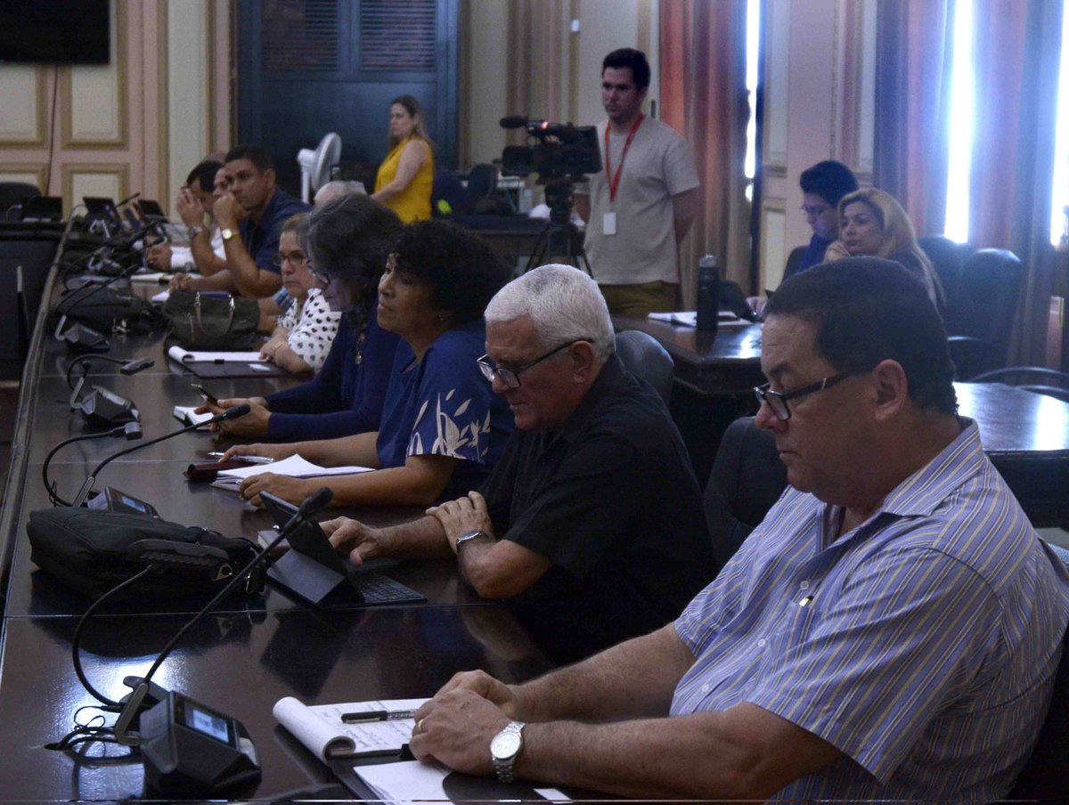 Aspectos claves derivados del ejercicio de la más alta fiscalización al <a href="/minalcuba/">Ministerio de la Industria Alimentaria de Cuba</a>,  centraron el encuentro de trabajo sostenido este martes por  Esteban Lazo Hernández, presidente de <a href="/AsambleaCuba/">Asamblea Nacional Cuba</a> y los principales cuadros del ramo, encabezados por su titular <a href="/AlbertoLopezcu/">Alberto López Díaz</a> .